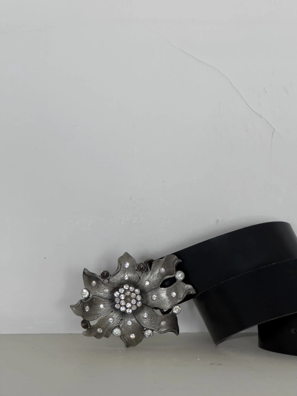 Floral-Buckle Leather Belt
