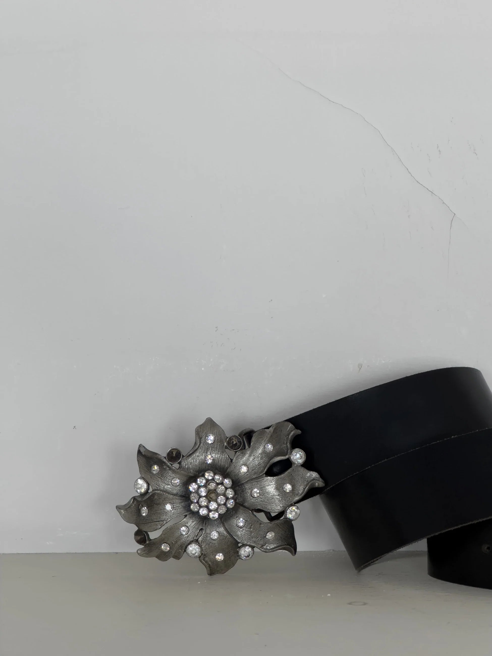 Floral-Buckle Leather Belt
