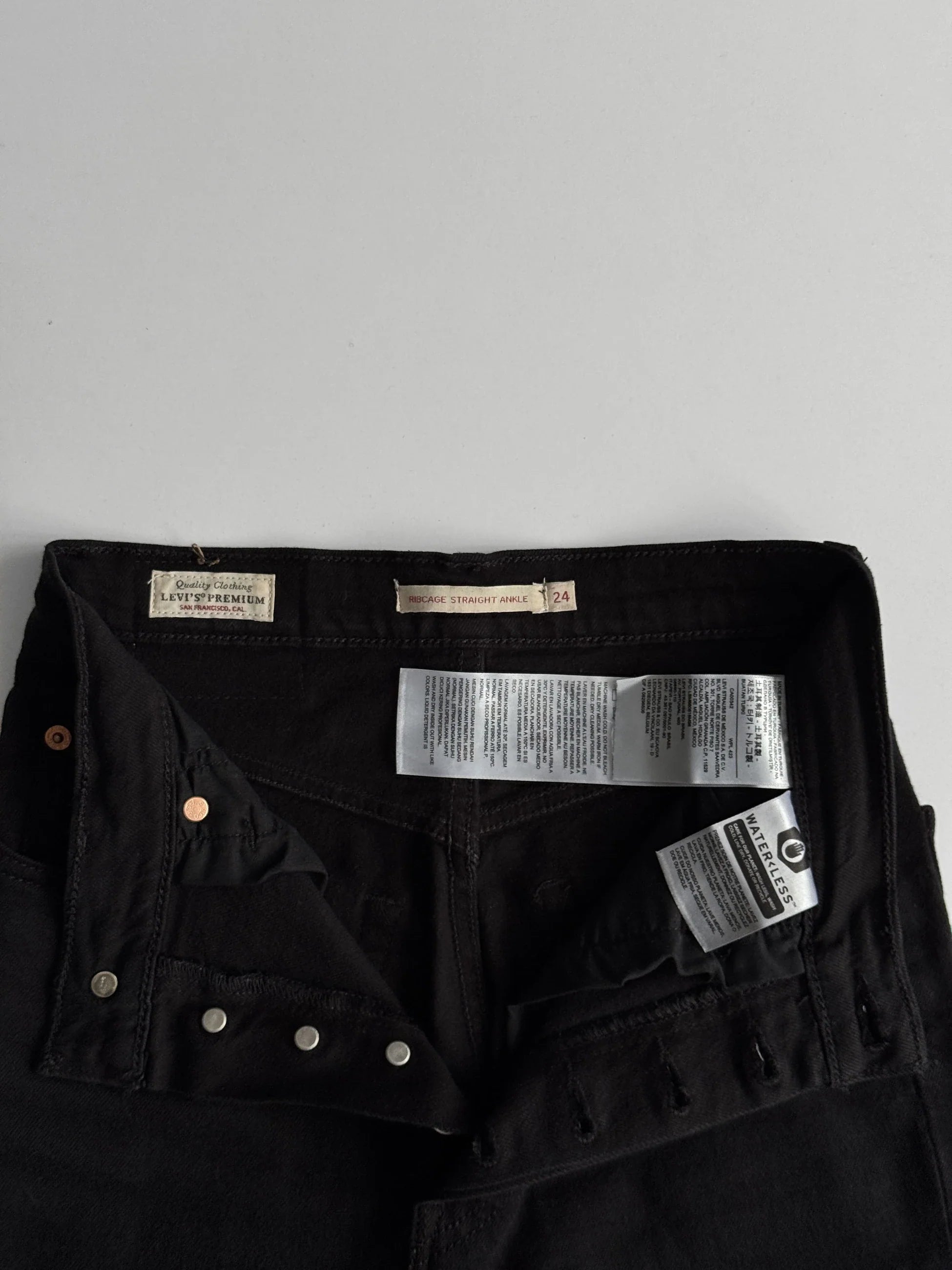 Levi’s Ribcage Straight Fit Trousers