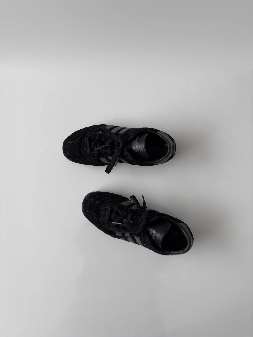 Adidas Panther Sneakers