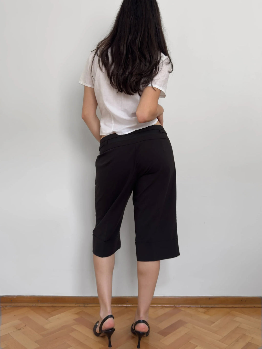 Black Capri