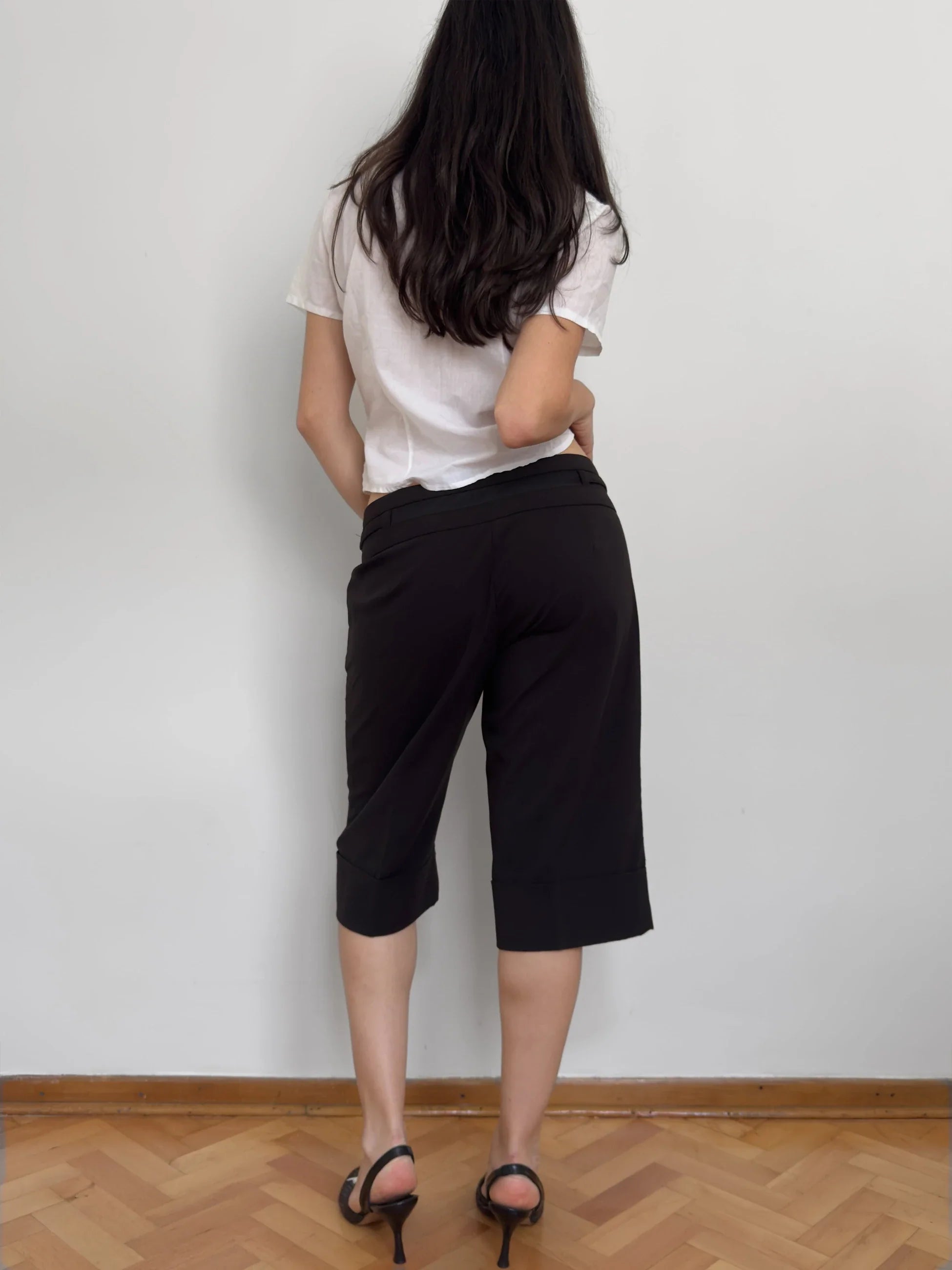 Black Capri