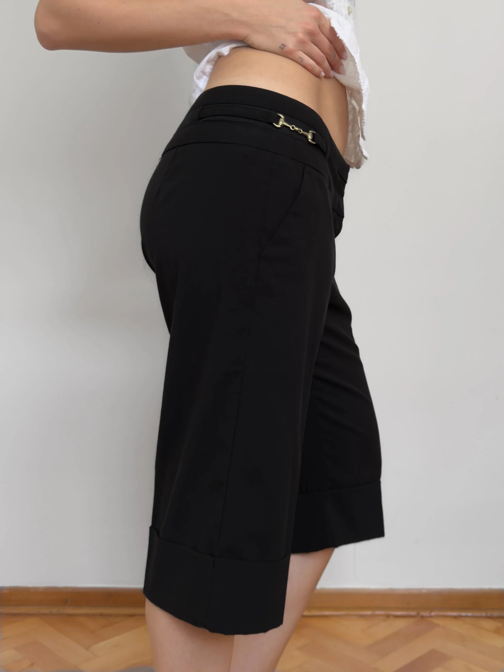 Black Capri
