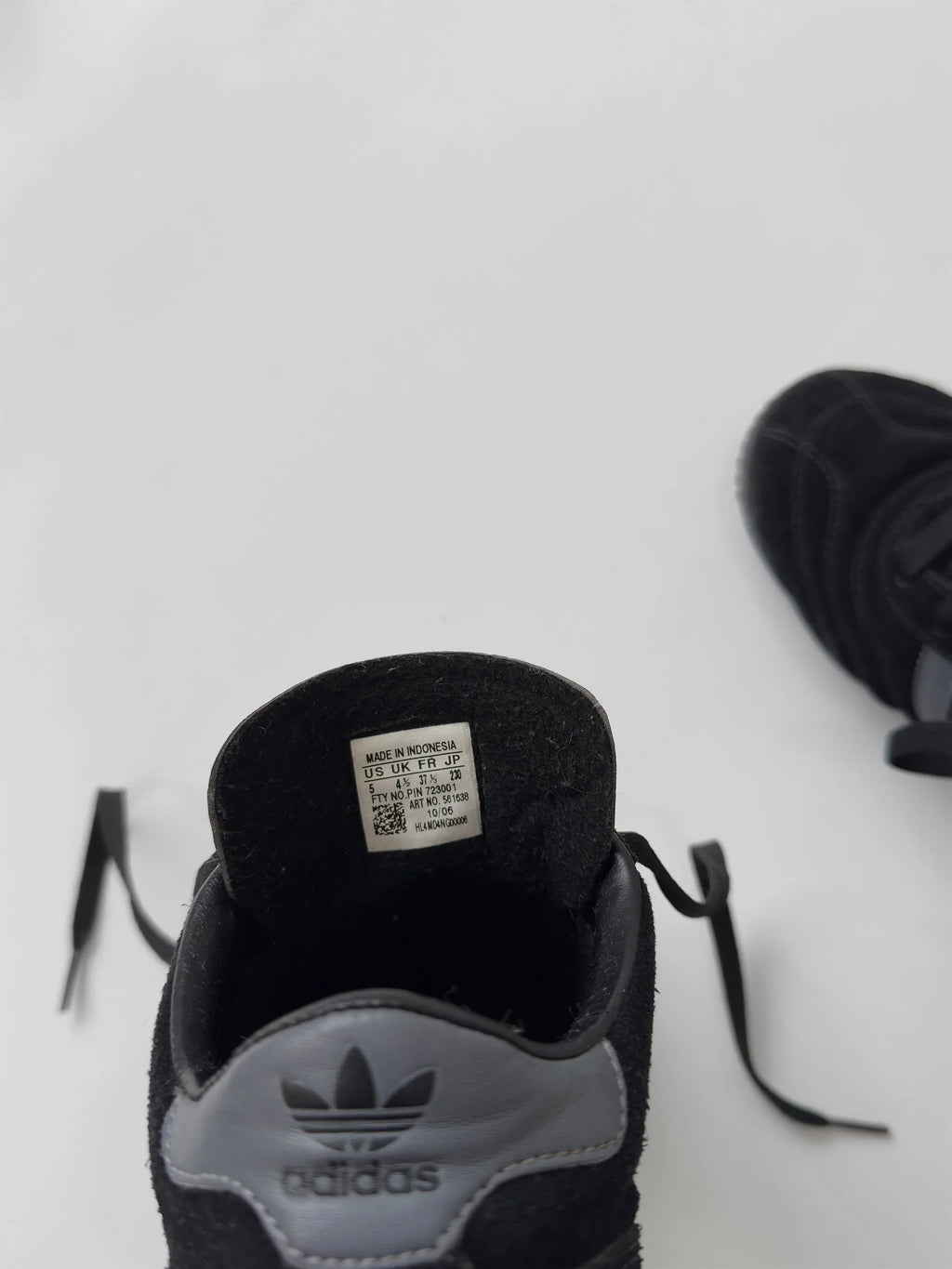 Adidas Panther Sneakers