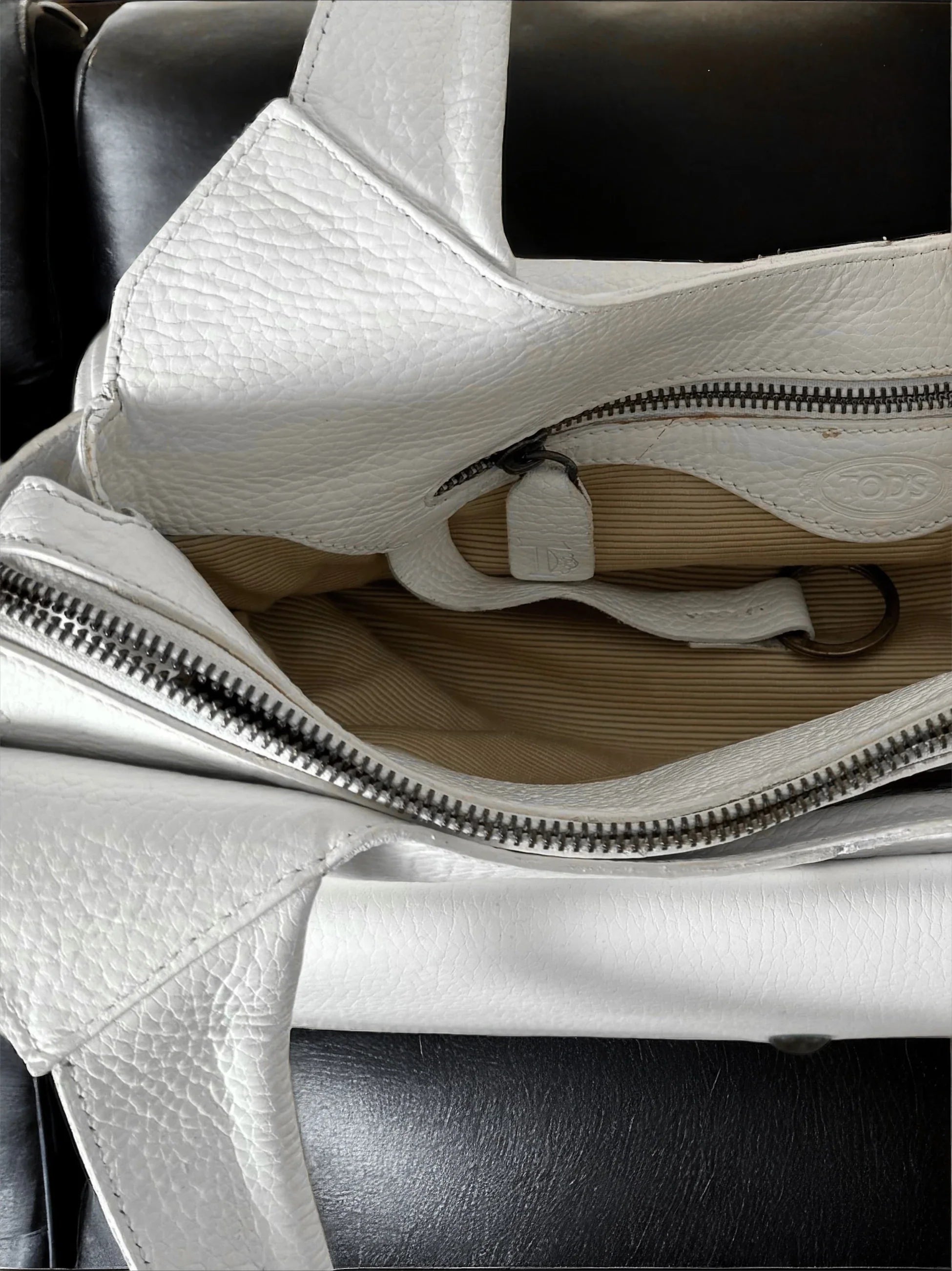 Tod's White Leather Shoulder Bag